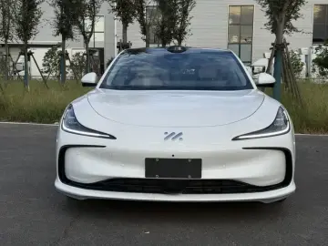 2024 IM Motors (Zhiji) L6 с пробегом 84 000 км