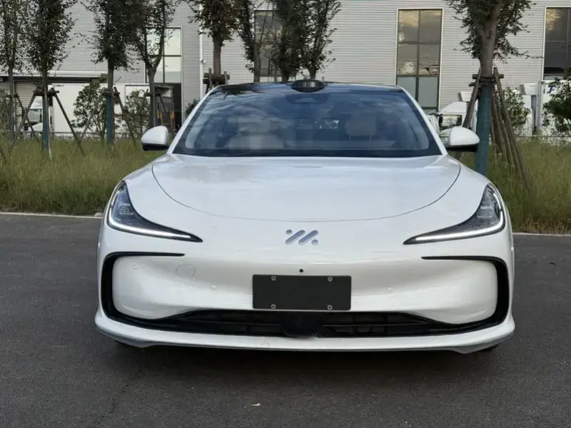 2024 IM Motors (Zhiji) L6 с пробегом 84 000 км