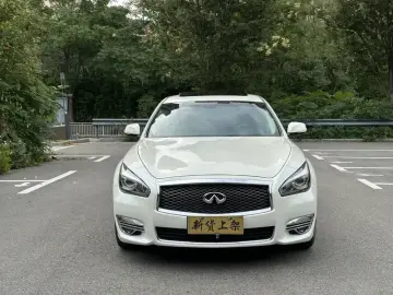2017 Infiniti Q70 с пробегом 107 000 км
