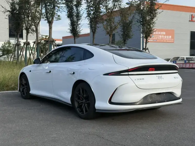 2024 IM Motors (Zhiji) L6 с пробегом 84 000 км