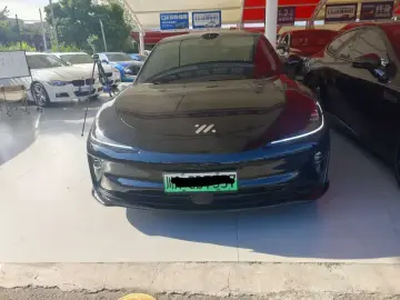 2025 IM Motors (Zhiji) L6 с пробегом 20 000 км