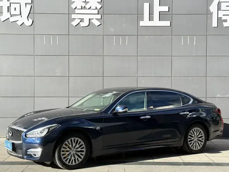 2015 Infiniti Q70 с пробегом 116 900 км