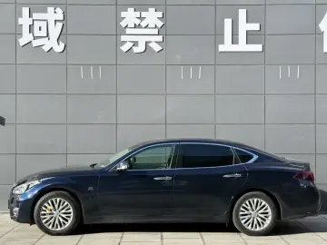 2015 Infiniti Q70 с пробегом 116 900 км