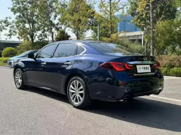 2017 Infiniti Q70 с пробегом 61 000 км