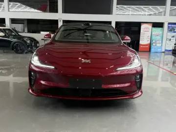 2025 IM Motors (Zhiji) L6 с пробегом 25 000 км