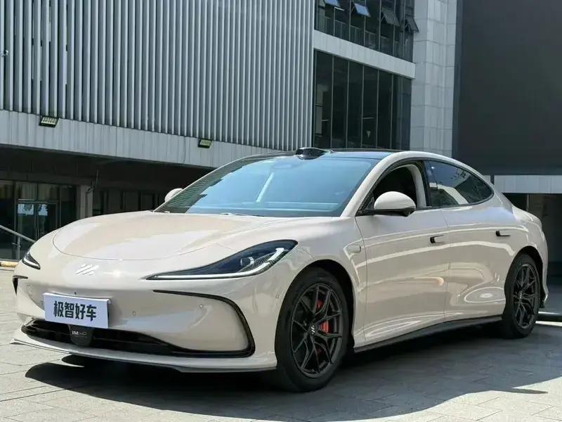 2024 IM Motors (Zhiji) L6 с пробегом 28 000 км