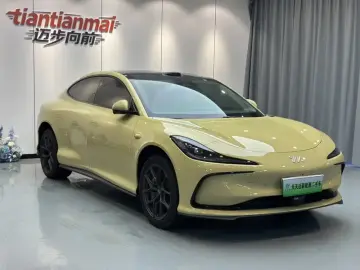 2024 IM Motors (Zhiji) L6 с пробегом 24 000 км