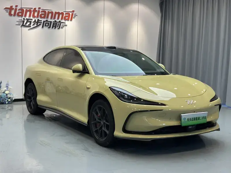 2024 IM Motors (Zhiji) L6 с пробегом 24 000 км