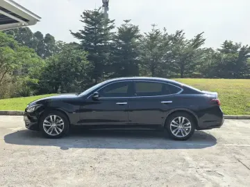 2017 Infiniti Q70 с пробегом 86 000 км