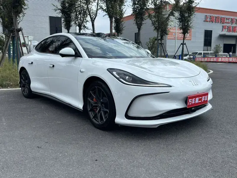 2024 IM Motors (Zhiji) L6 с пробегом 76 000 км
