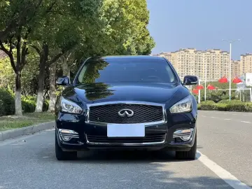 2019 Infiniti Q70 с пробегом 44 000 км
