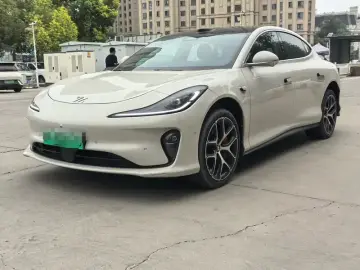 IM Motors (Zhiji) L6