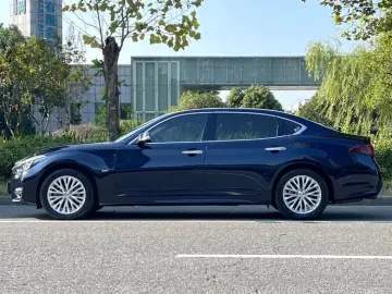 2019 Infiniti Q70 с пробегом 44 000 км