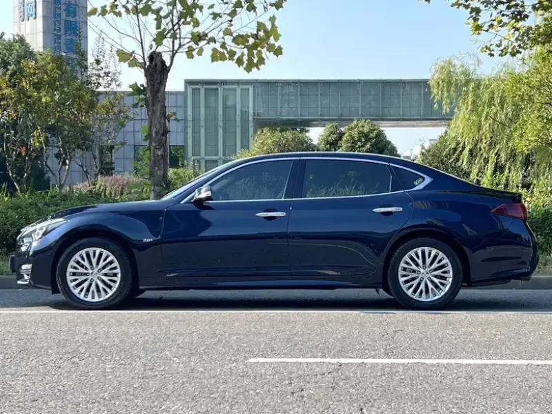 2019 Infiniti Q70 с пробегом 44 000 км