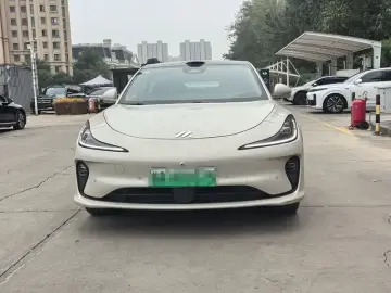 2025 IM Motors (Zhiji) L6 с пробегом 29 000 км