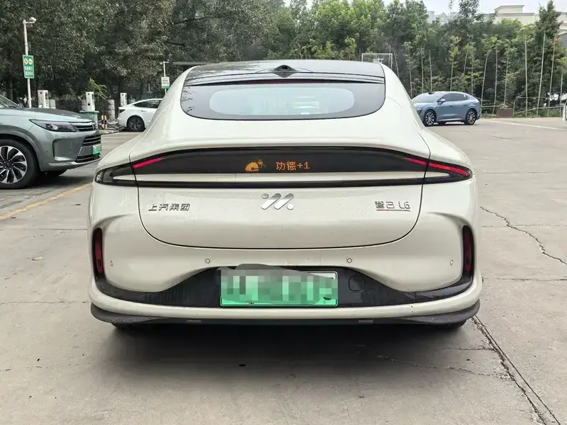 2025 IM Motors (Zhiji) L6 с пробегом 29 000 км