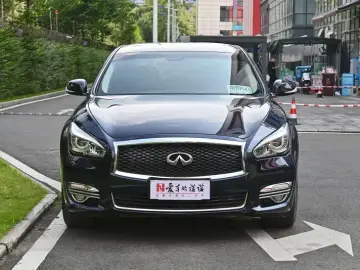 2017 Infiniti Q70 с пробегом 70 200 км