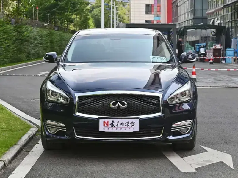 2017 Infiniti Q70 с пробегом 70 200 км