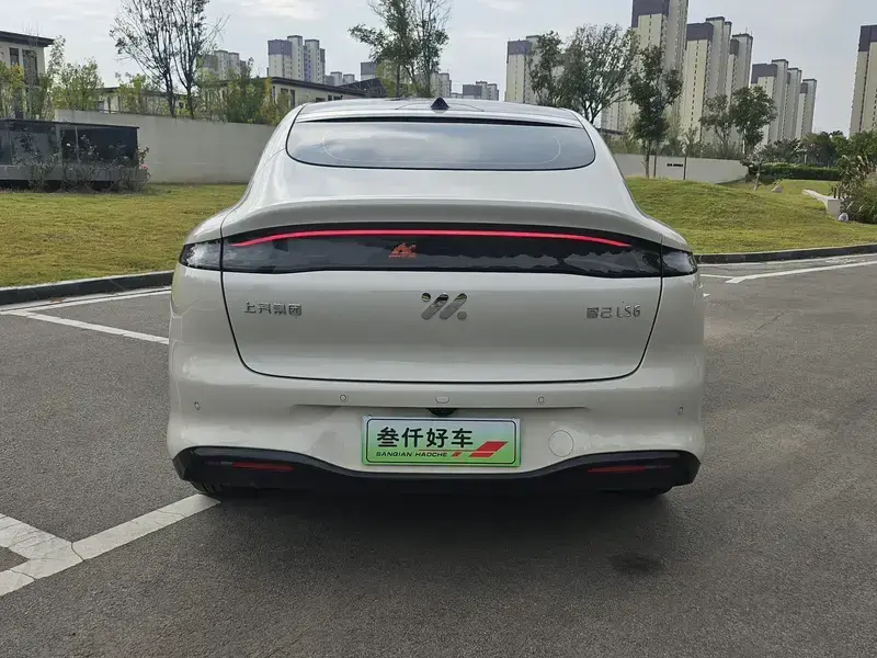 2026 IM Motors (Zhiji) LS6 с пробегом 19 000 км
