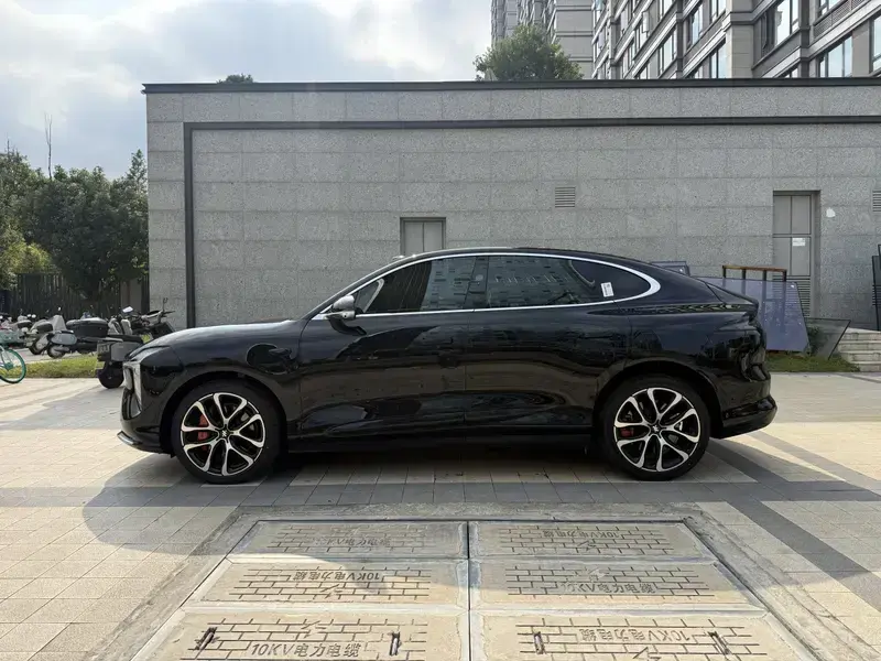 2026 IM Motors (Zhiji) LS6 с пробегом 5 000 км