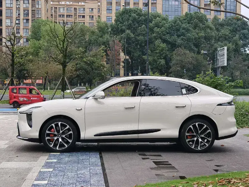 2026 IM Motors (Zhiji) LS6 с пробегом 4 600 км