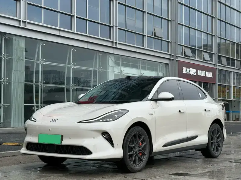 2025 IM Motors (Zhiji) LS6 с пробегом 49 000 км