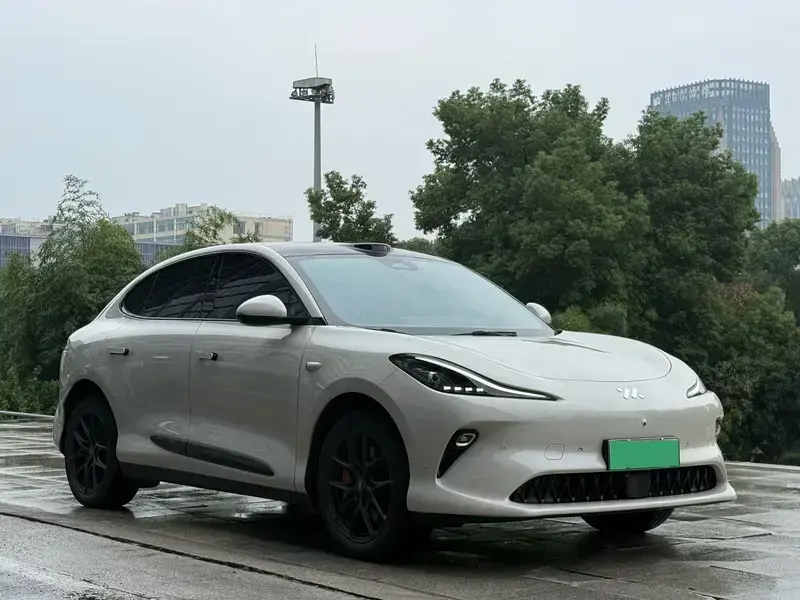 2025 IM Motors (Zhiji) LS6 с пробегом 49 000 км