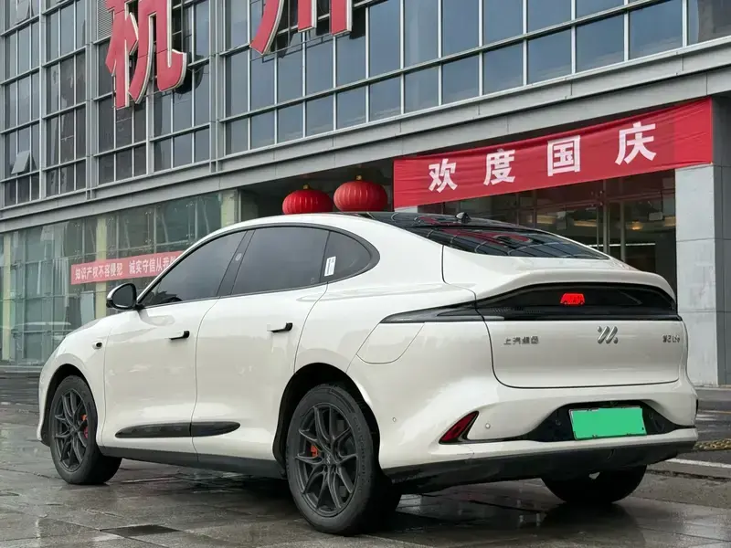 2025 IM Motors (Zhiji) LS6 с пробегом 49 000 км