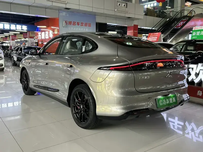 2026 IM Motors (Zhiji) LS6 с пробегом 15 000 км