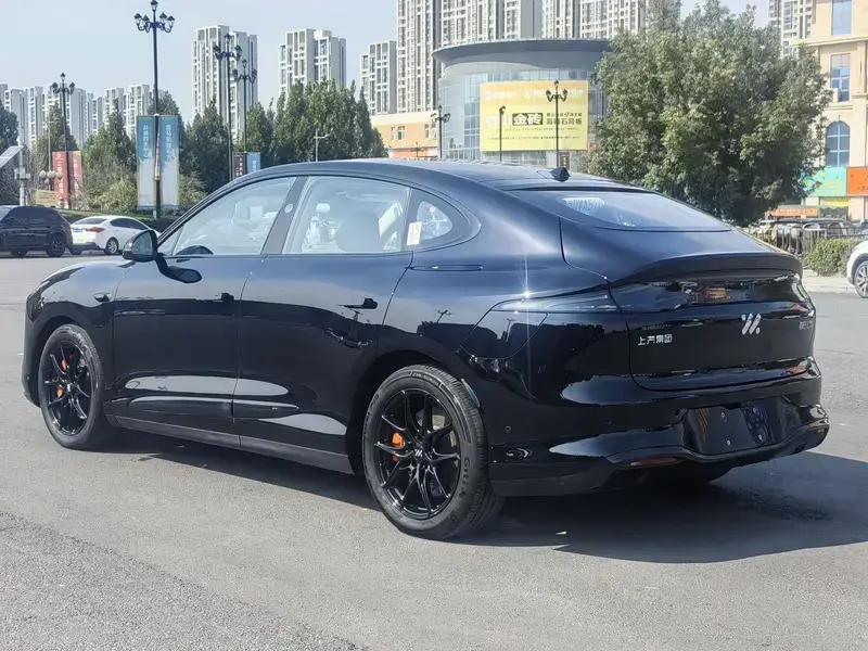 2026 IM Motors (Zhiji) LS6 с пробегом 16 000 км