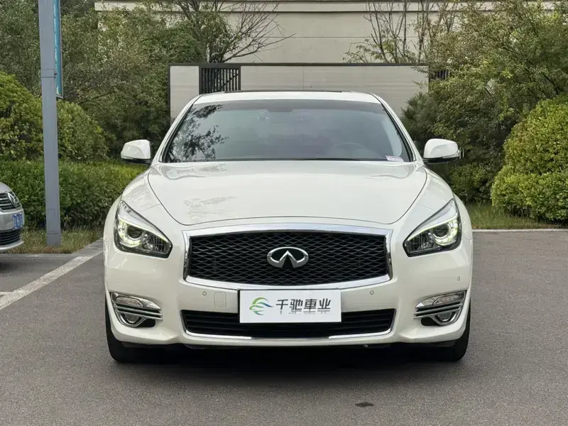 2019 Infiniti Q70 с пробегом 42 000 км