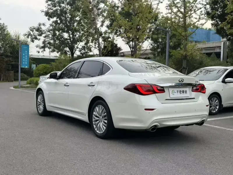 2019 Infiniti Q70 с пробегом 42 000 км