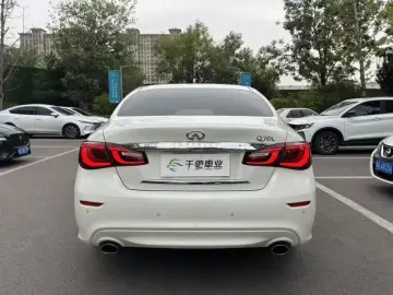 2019 Infiniti Q70 с пробегом 42 000 км