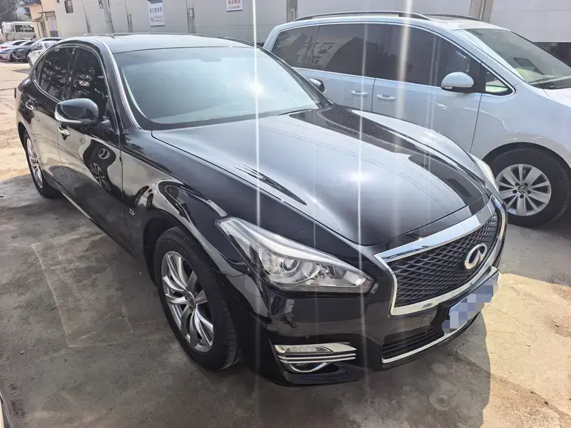 2017 Infiniti Q70 с пробегом 89 000 км