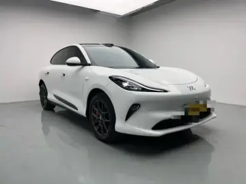 2025 IM Motors (Zhiji) LS6 с пробегом 46 000 км