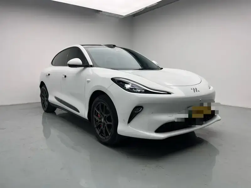 2025 IM Motors (Zhiji) LS6 с пробегом 46 000 км