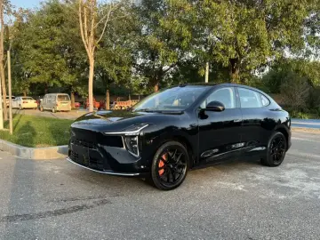 2026 IM Motors (Zhiji) LS6 с пробегом 17 000 км