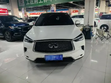 2022 Infiniti QX50 с пробегом 30 000 км