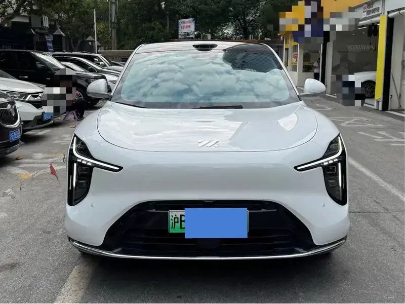 2026 IM Motors (Zhiji) LS6 с пробегом 25 000 км