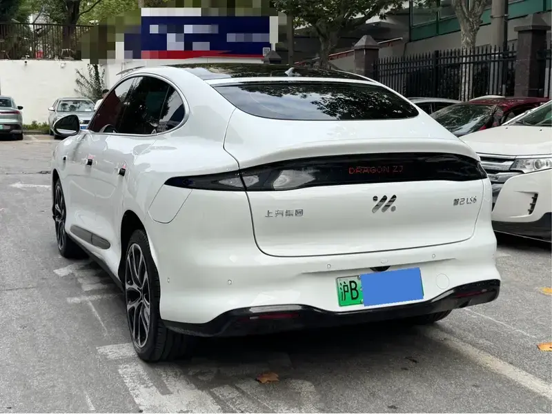 2026 IM Motors (Zhiji) LS6 с пробегом 25 000 км