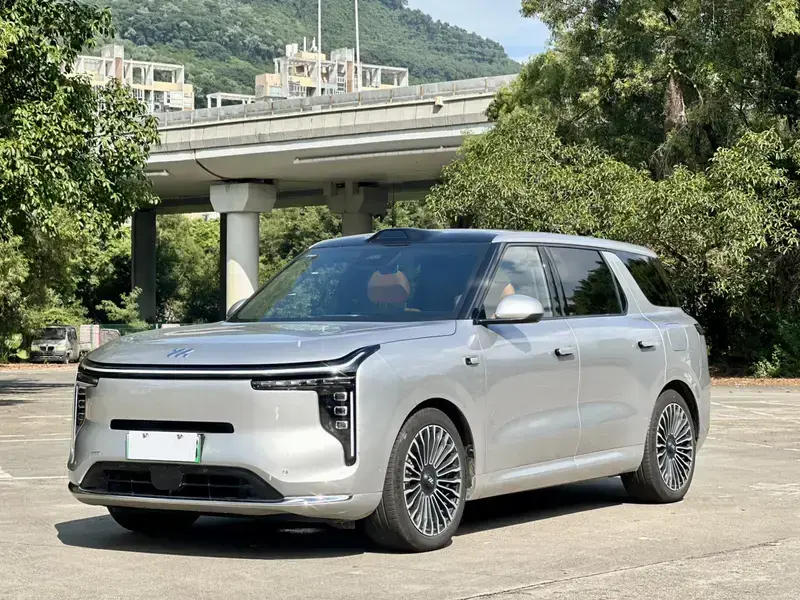 2026 IM Motors (Zhiji) LS8 с пробегом 4 000 км