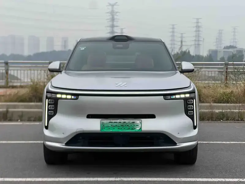 2026 IM Motors (Zhiji) LS8 с пробегом 7 000 км