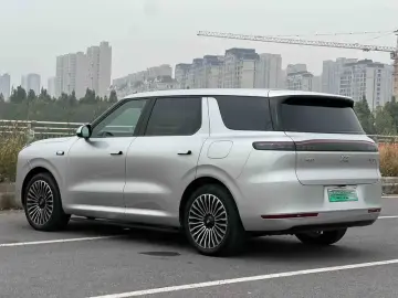 2026 IM Motors (Zhiji) LS8 с пробегом 7 000 км