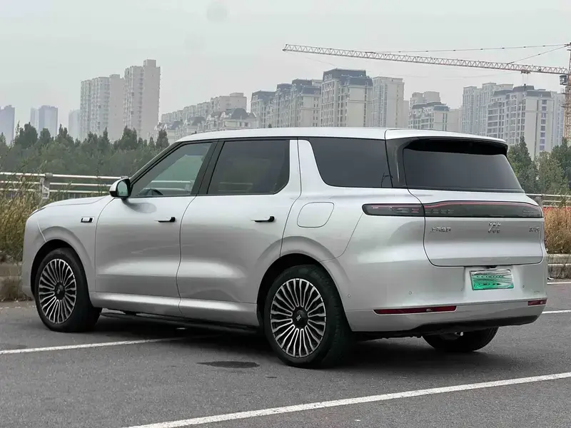 2026 IM Motors (Zhiji) LS8 с пробегом 7 000 км