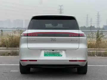2026 IM Motors (Zhiji) LS8 с пробегом 7 000 км