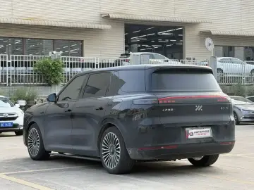 2026 IM Motors (Zhiji) LS8 с пробегом 8 300 км