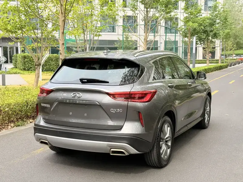 2020 Infiniti QX50 с пробегом 100 000 км