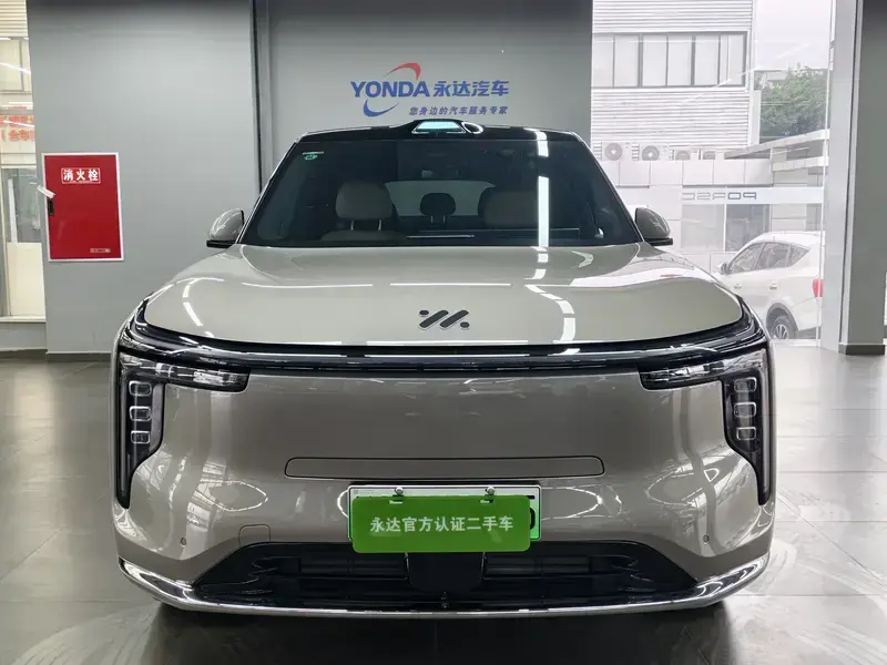 2026 IM Motors (Zhiji) LS8 с пробегом 3 800 км
