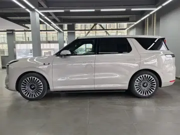 2026 IM Motors (Zhiji) LS8 с пробегом 3 800 км