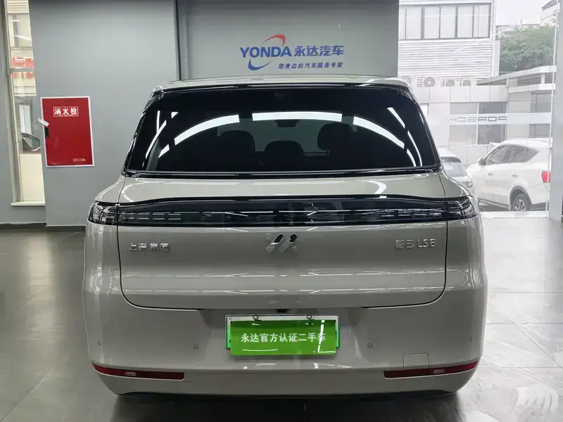 2026 IM Motors (Zhiji) LS8 с пробегом 3 800 км